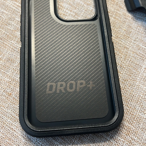 iPhone 14 Pro Otter Box Case - Picture 9 of 16